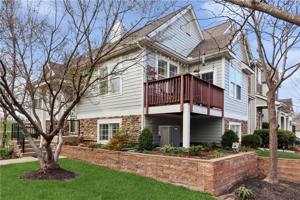 15816 Robinson Street - Photo 1