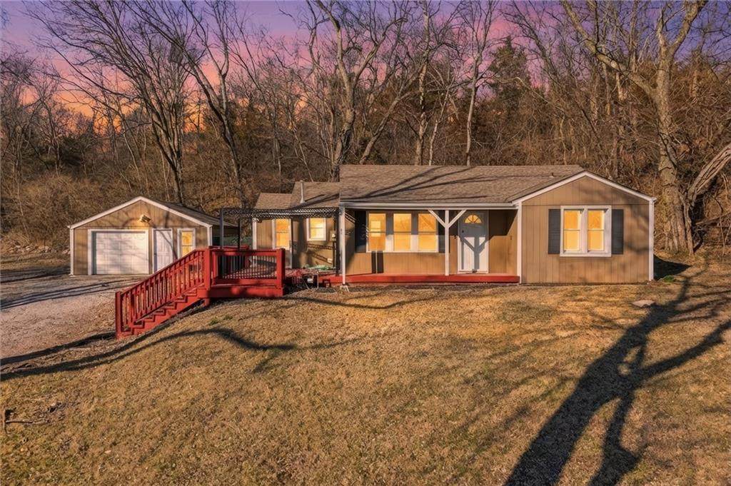 20118 Truman Road - Photo 1