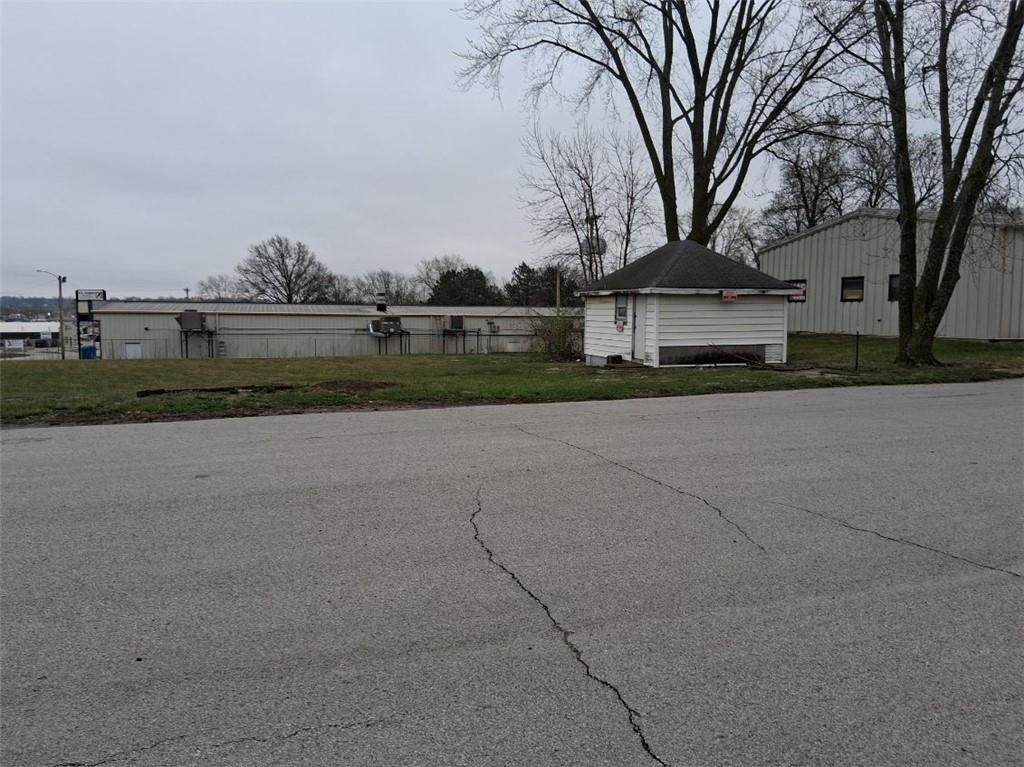 1402 9th Street - Photo 1