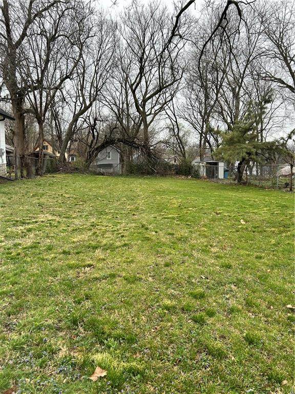 2322 Poplar Avenue - Photo 1