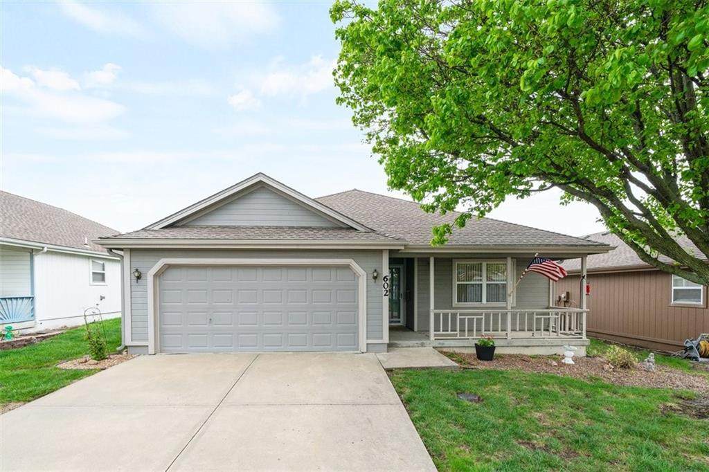 602 Sun Drive - Photo 1