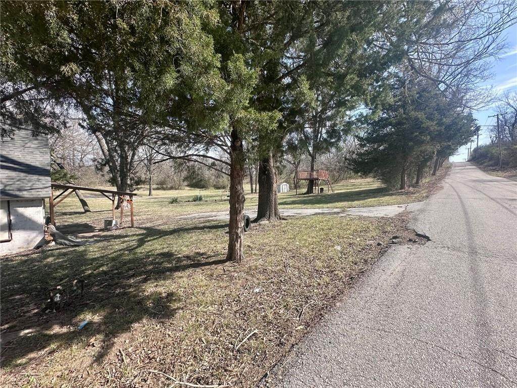 8740 Barber Avenue - Photo 1