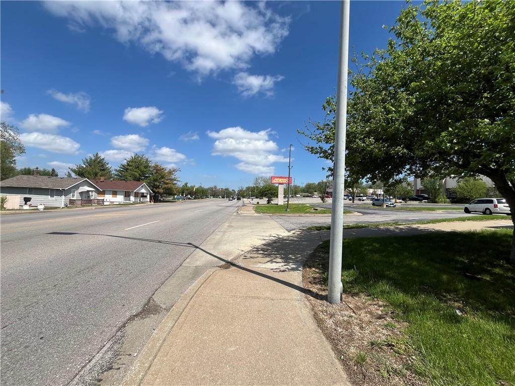 2335 Sterling Avenue - Photo 1