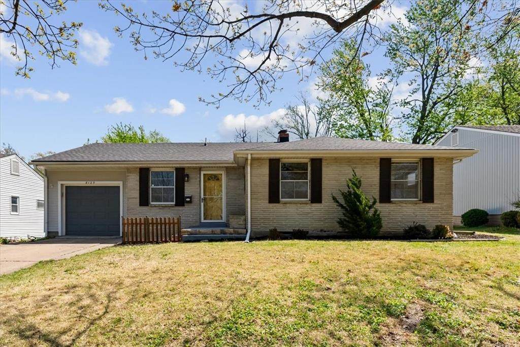 8125 Summit Street - Photo 1
