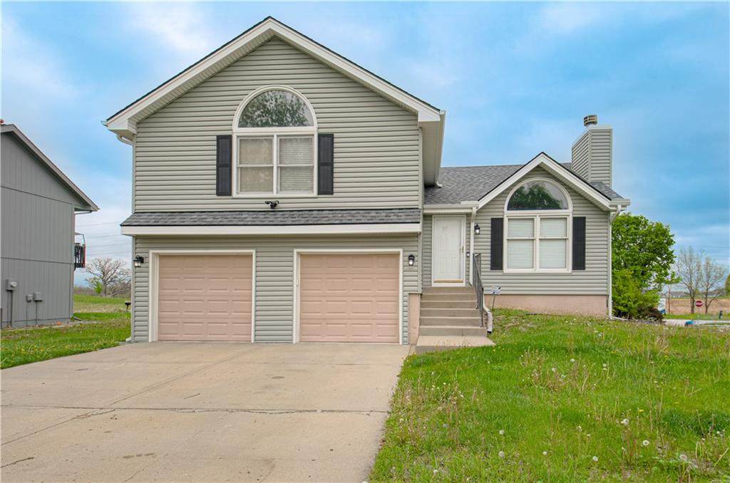 11201 Lewis Avenue - Photo 1