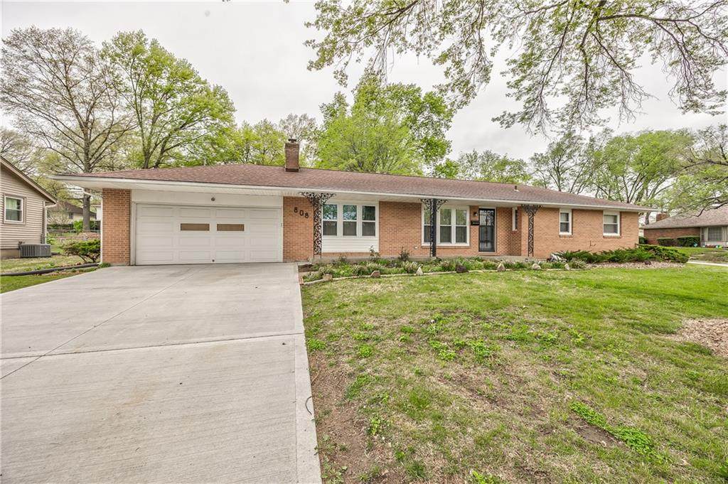 808 Apache Drive - Photo 1