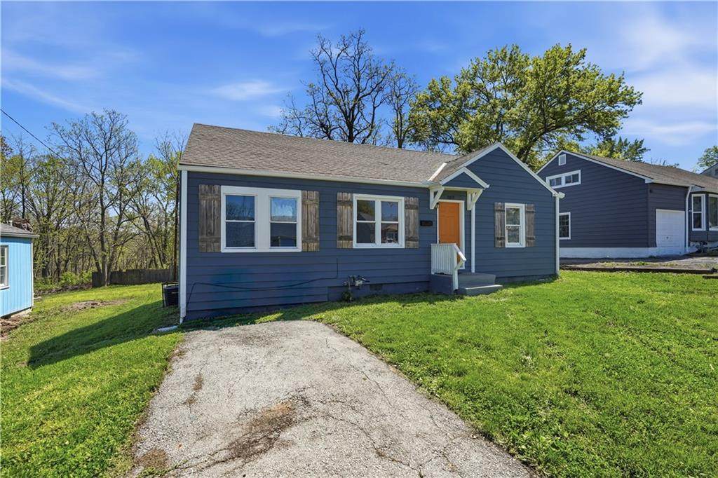 5609 Oakland Avenue - Photo 1