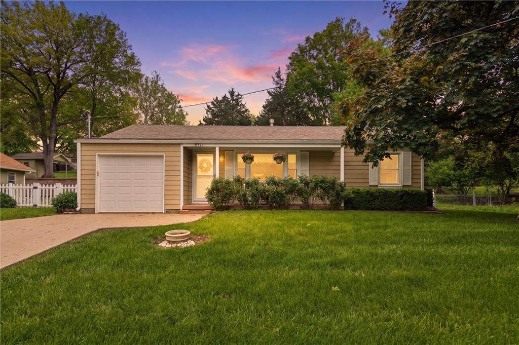 5711 Amoret Avenue - Photo 1
