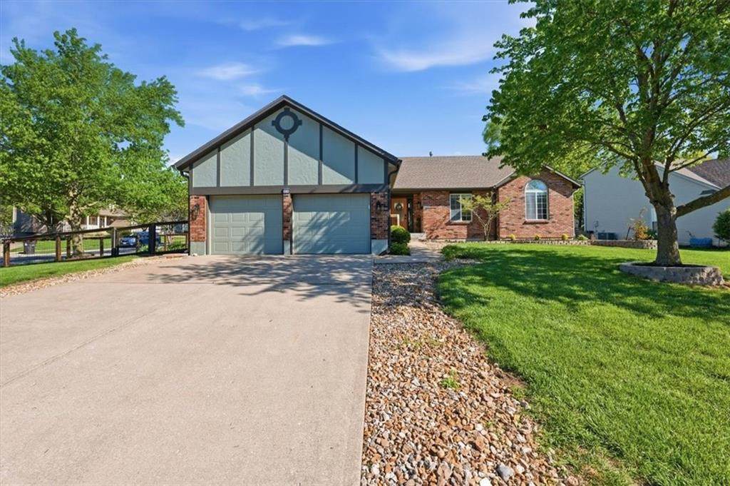 910 Sherman Parkway - Photo 1
