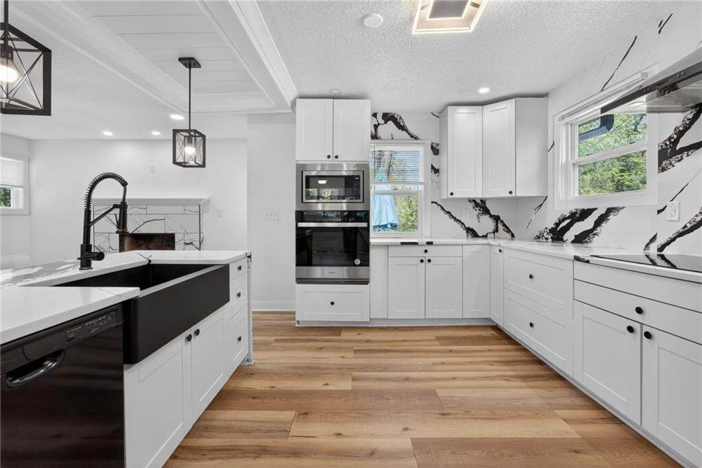 7608 Greeley Avenue - Photo 1