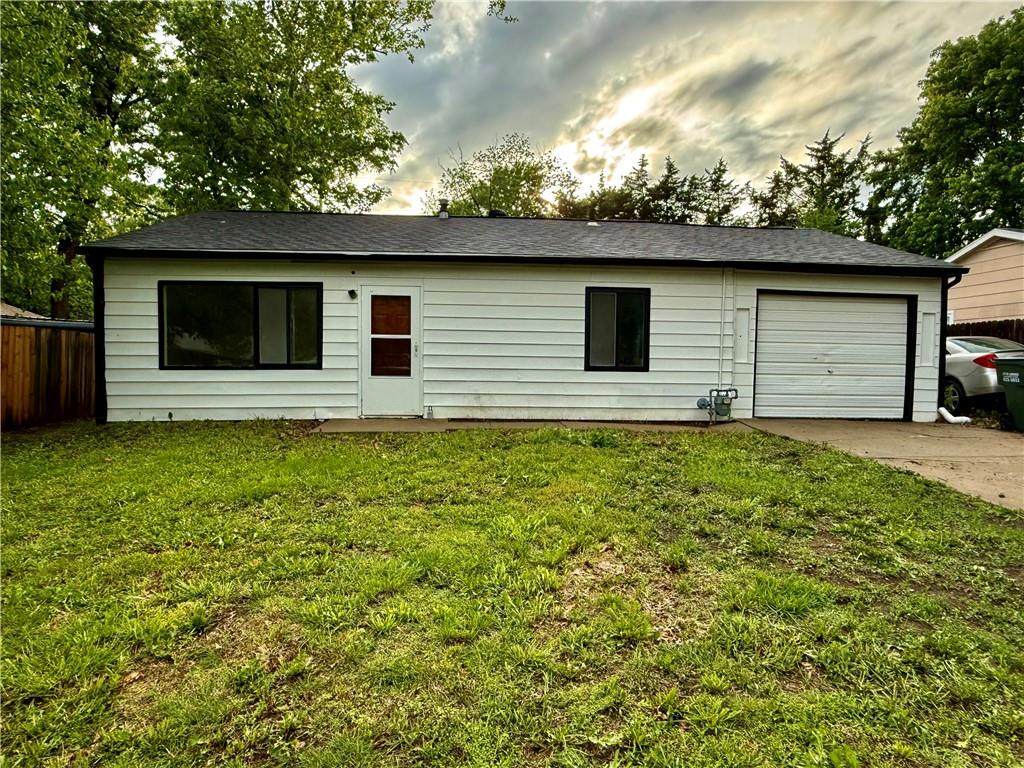 1531 Wedgewood Drive - Photo 1
