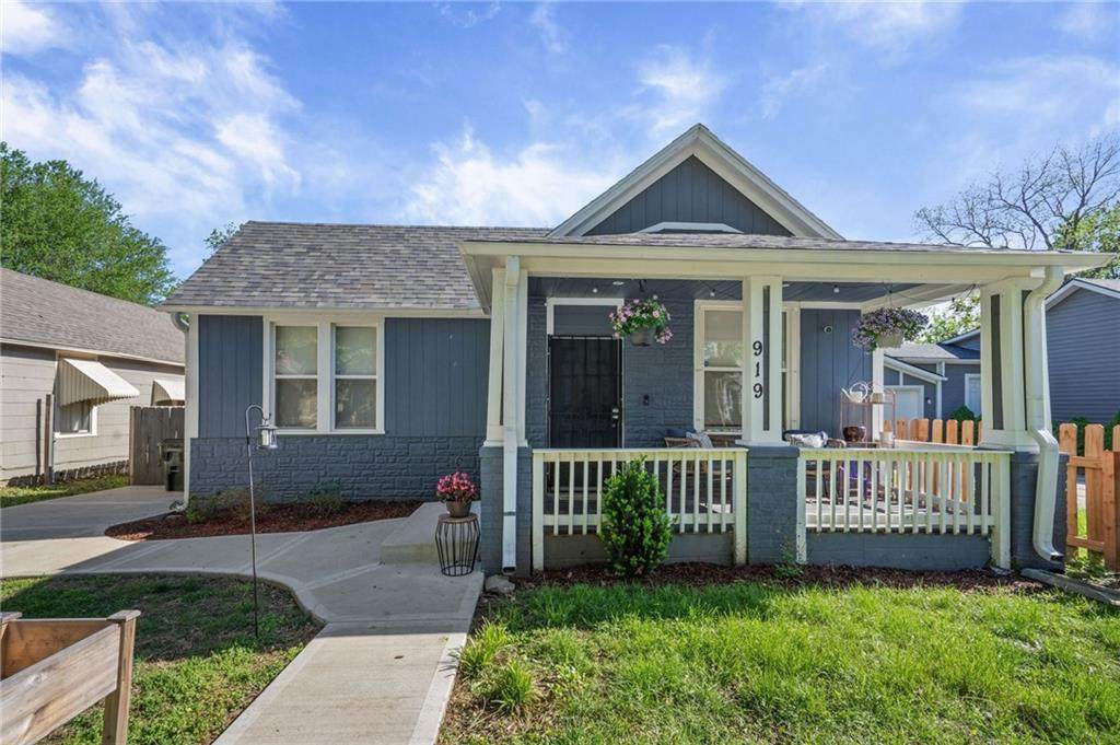 919 Pottawatomie Street - Photo 1