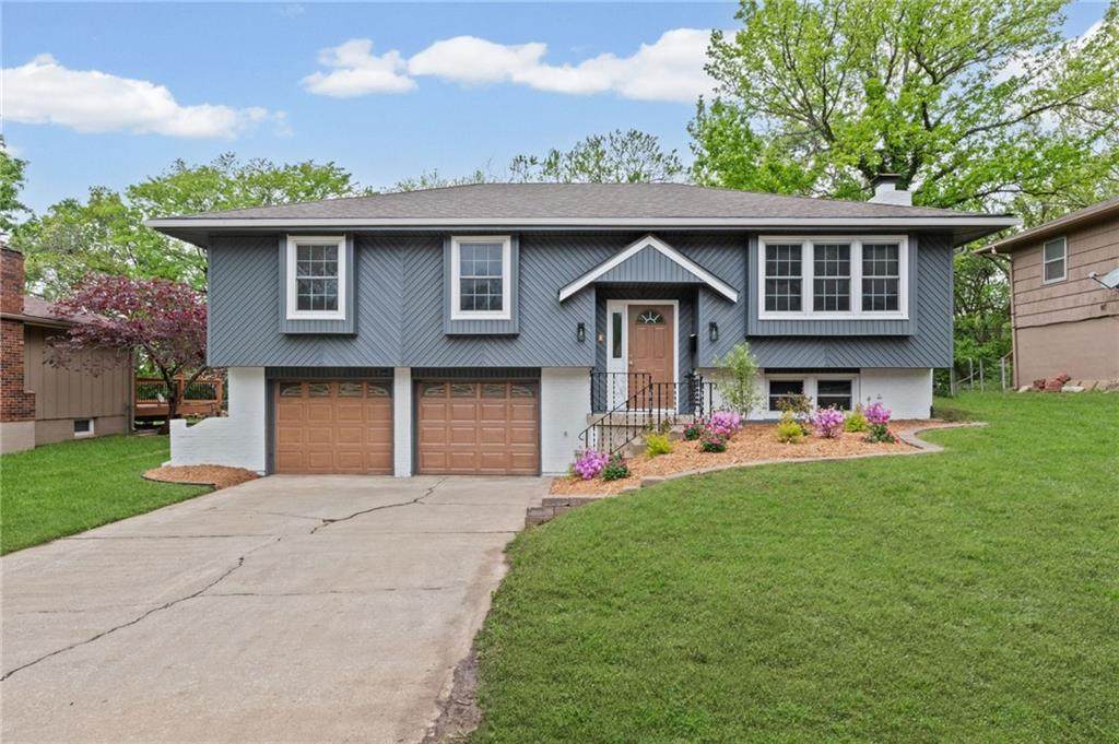 9822 Hardesty Avenue - Photo 1