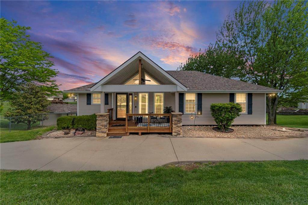 7525 Amity Avenue - Photo 1