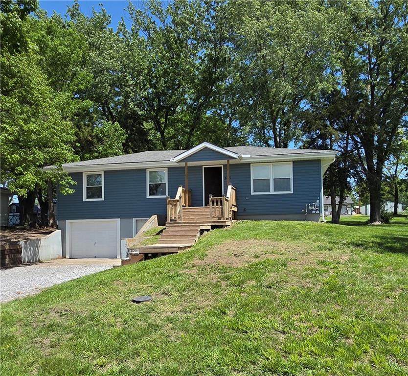 305 Park Street - Photo 1