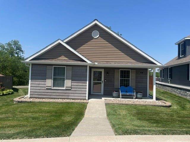 4801 Creekwood Drive - Photo 1