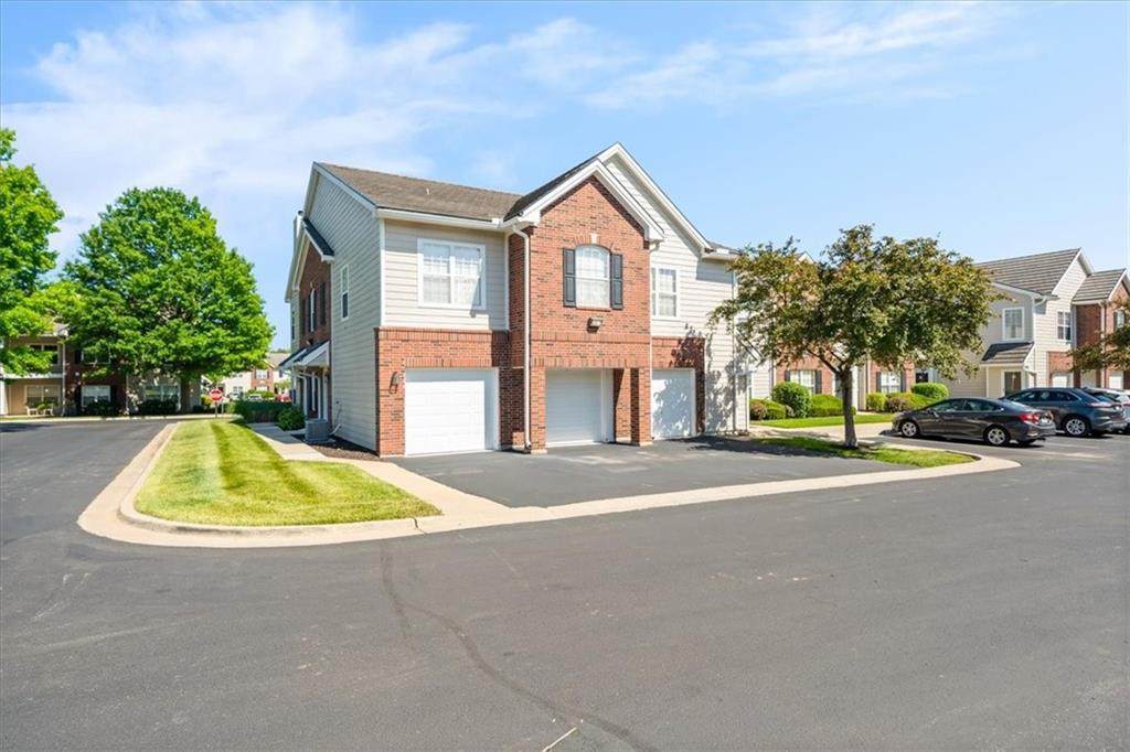 11612 Tomahawk Creek Parkway - Photo 1