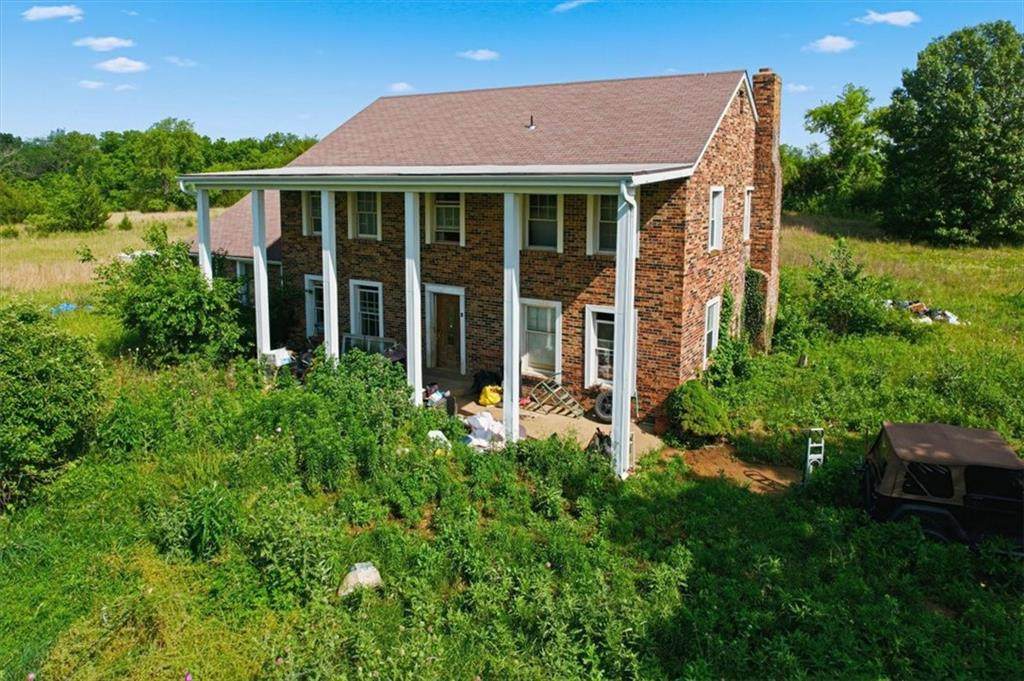 20505 Tonganoxie Road - Photo 1
