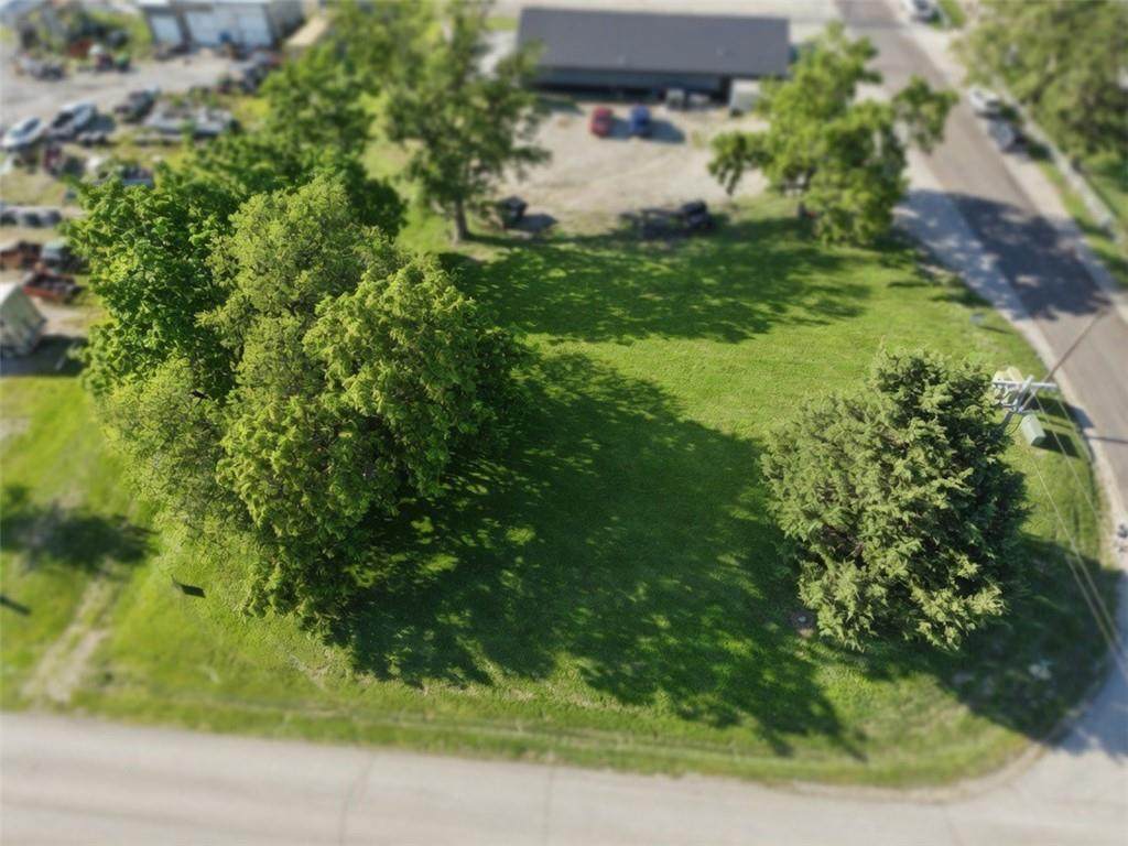  Main & Pineview Street - Photo 1
