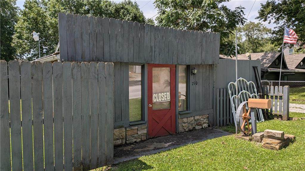 710 Locust Street - Photo 1