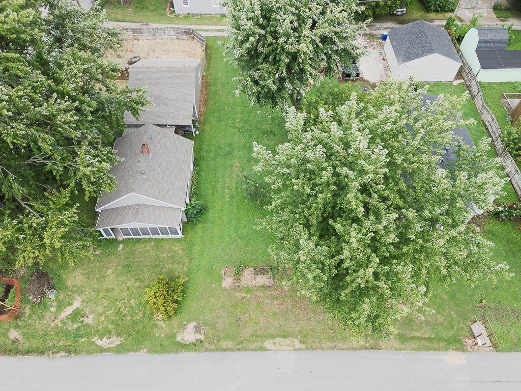 603 Newton Street - Photo 1