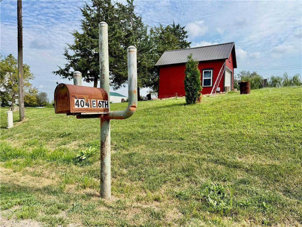 404 6th Street - Photo 1