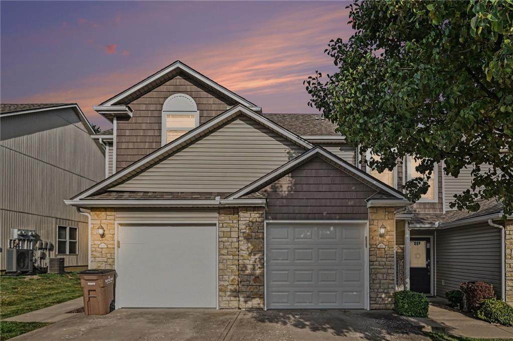 210 Pointe Lane - Photo 1
