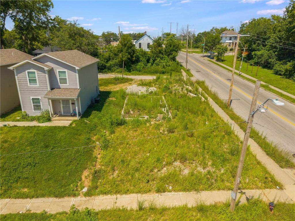 3900 Park Avenue - Photo 1