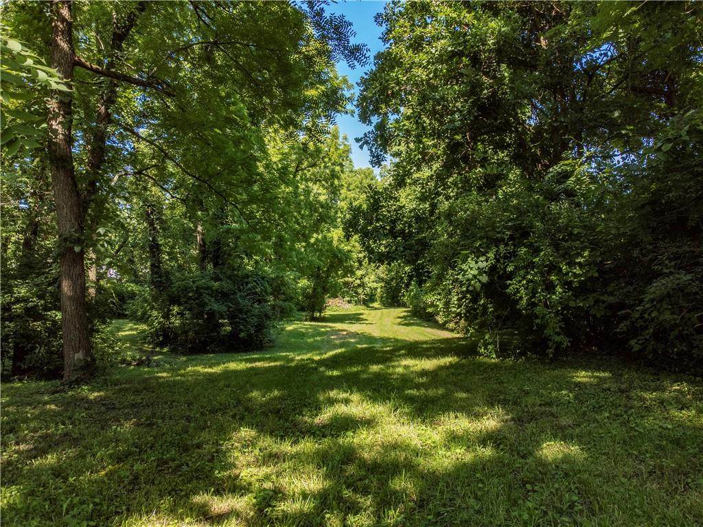 604 Dickinson Road - Photo 1