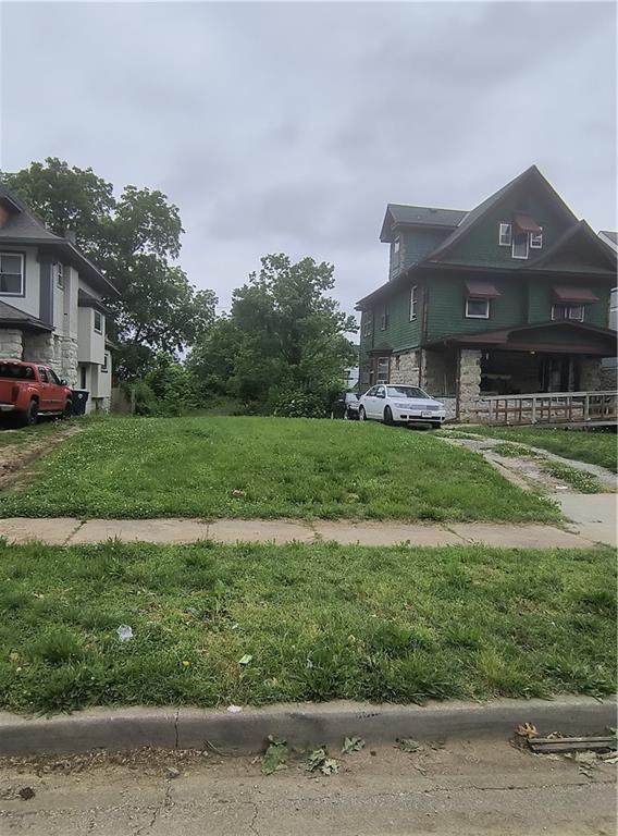 4020 Chestnut Avenue - Photo 1