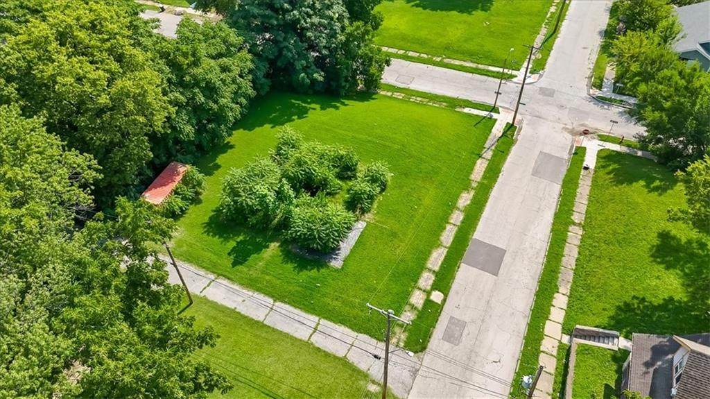 1612 30th Street - Photo 1
