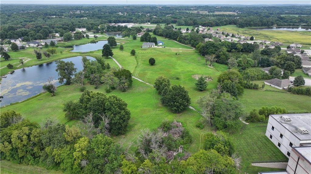 1612 Country Club Drive - Photo 1