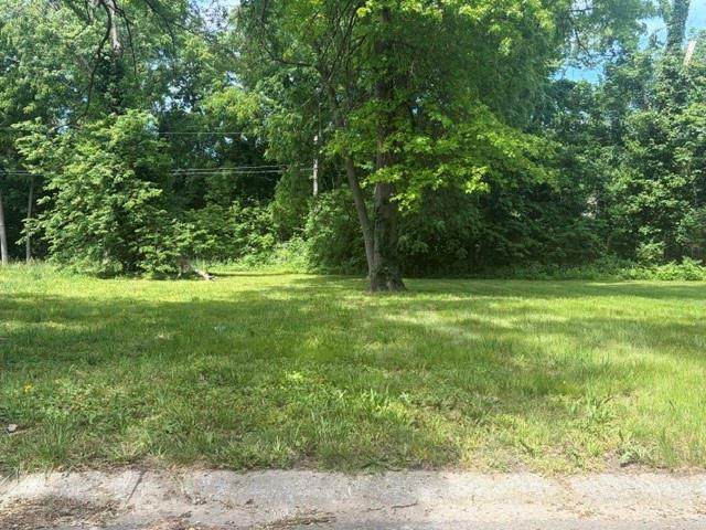 915 Oak Street - Photo 1