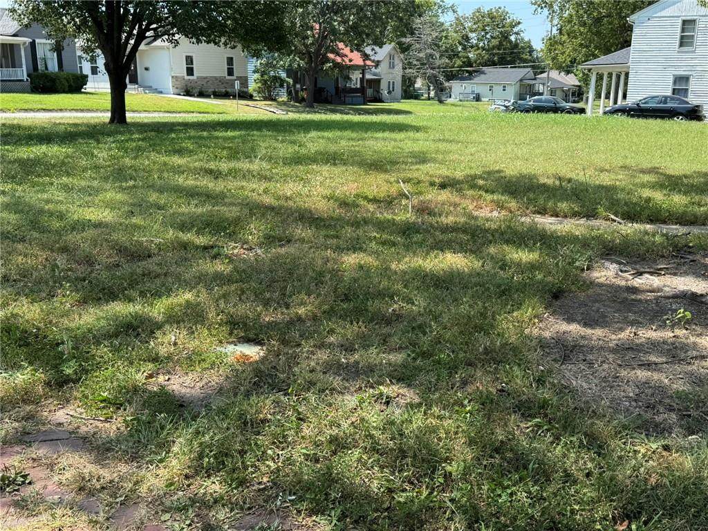210 Silver Street - Photo 1