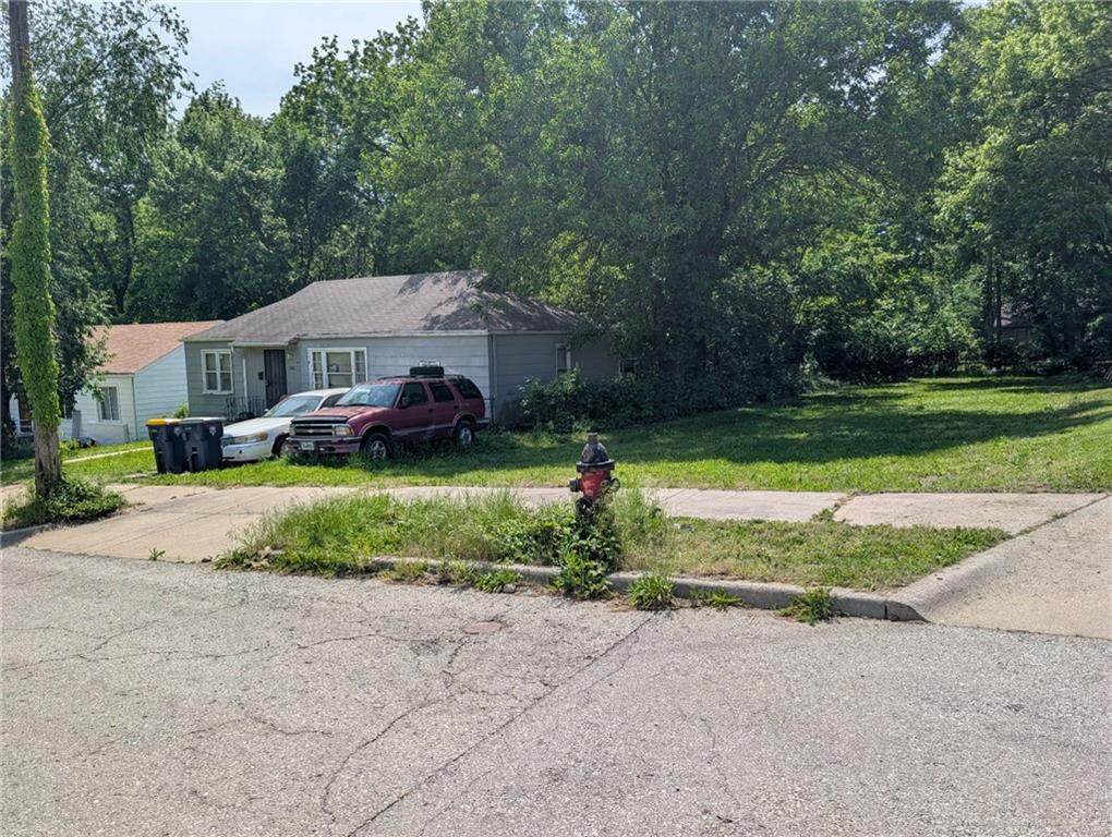 4024 Myrtle Avenue - Photo 1