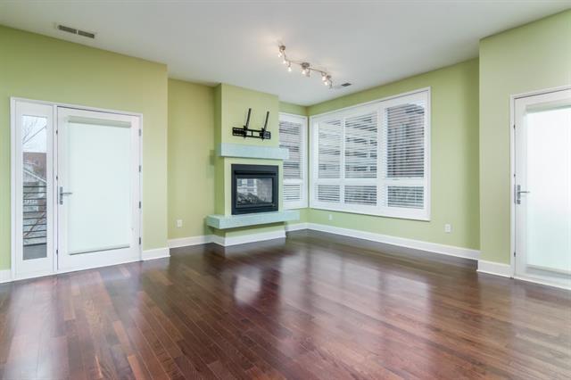 4521 Wornall Road - Photo 1
