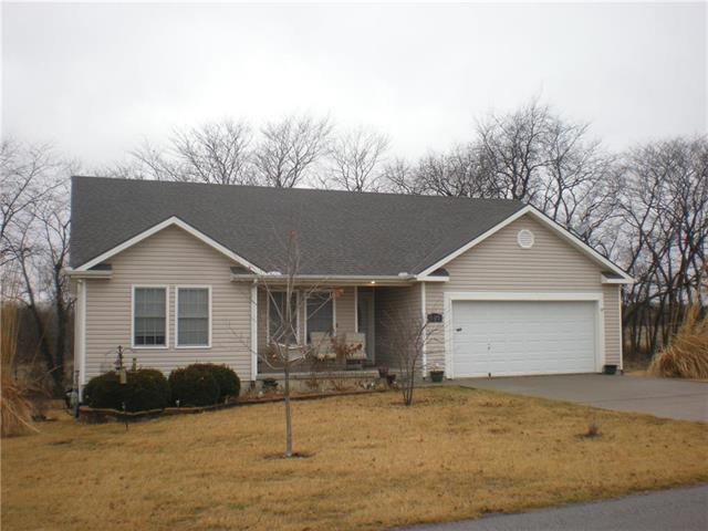 112 Lakeview Drive - Photo 1