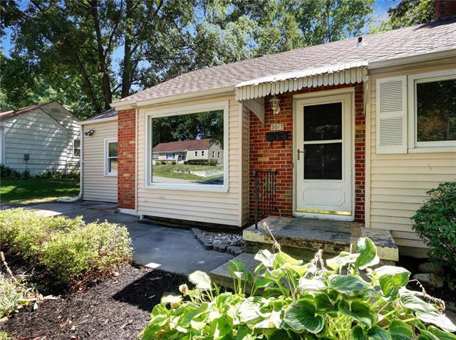 5017 Garfield Avenue - Photo 1