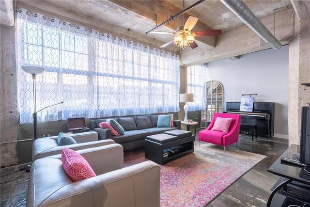 321 7th Street - Photo 1