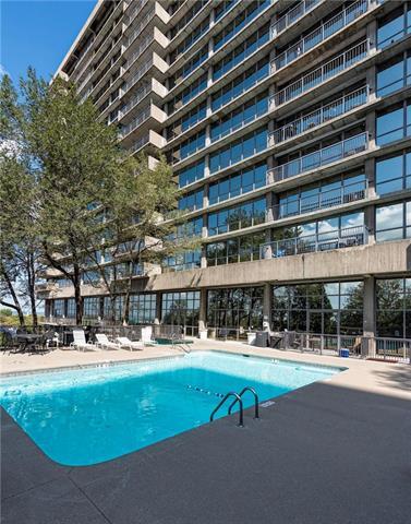600 Admiral Boulevard - Photo 1