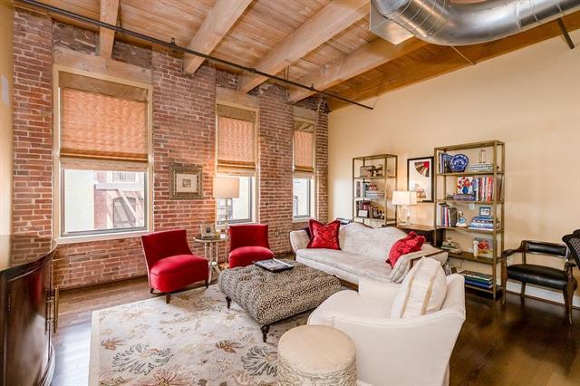 612 Central Street - Photo 1