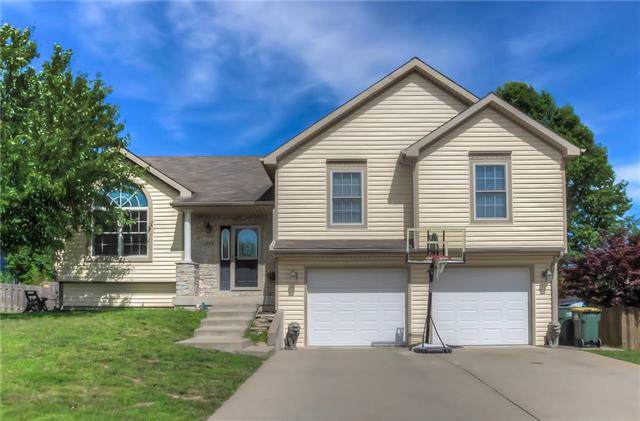 654 Holiday Lane - Photo 1