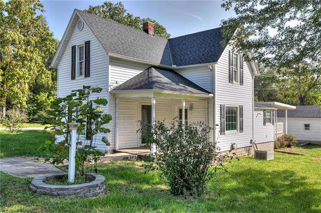 704 Clark Street - Photo 1