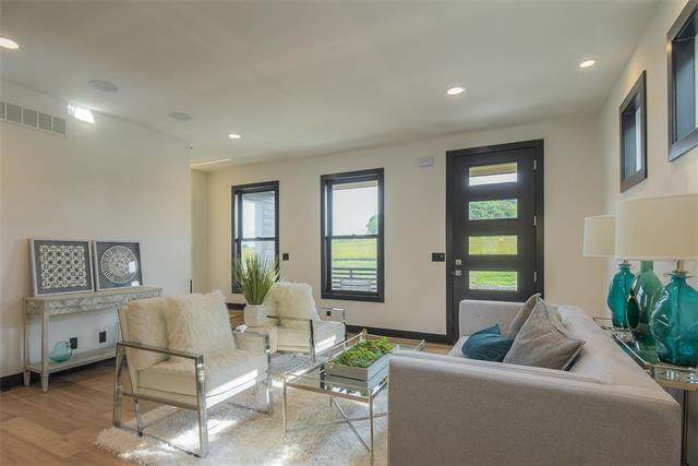 2716 Campbell Street - Photo 1