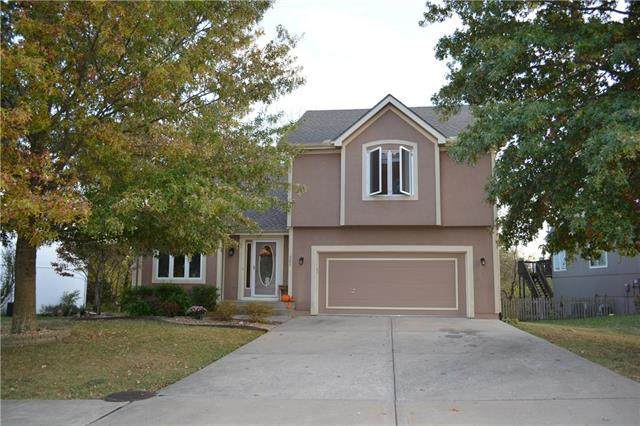 205 Lakeview Drive - Photo 1