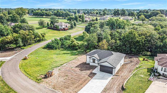 105 Lakeview Drive - Photo 1