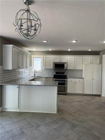 2606 1st Terrace - Photo 1