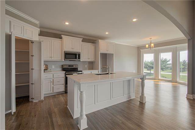 9809 Denton Avenue - Photo 1