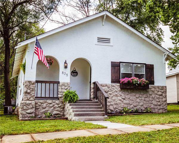 835 Brown Avenue - Photo 1