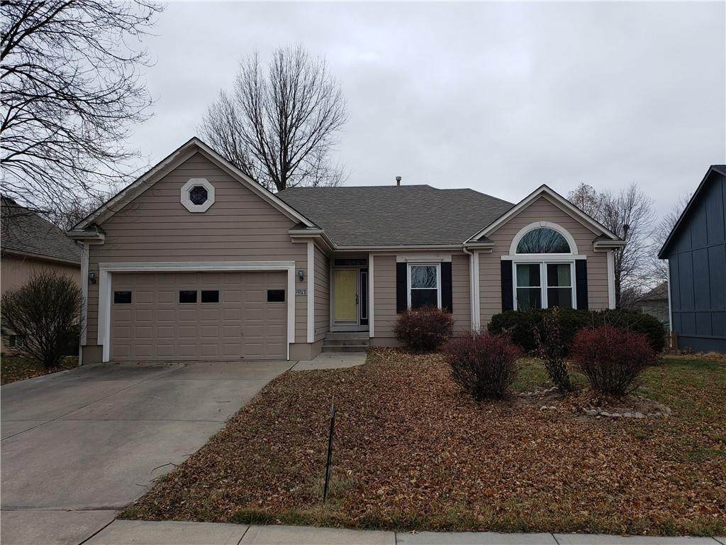 15740 Kenwood Street - Photo 1